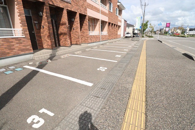 ベレーザI 5 駐車場