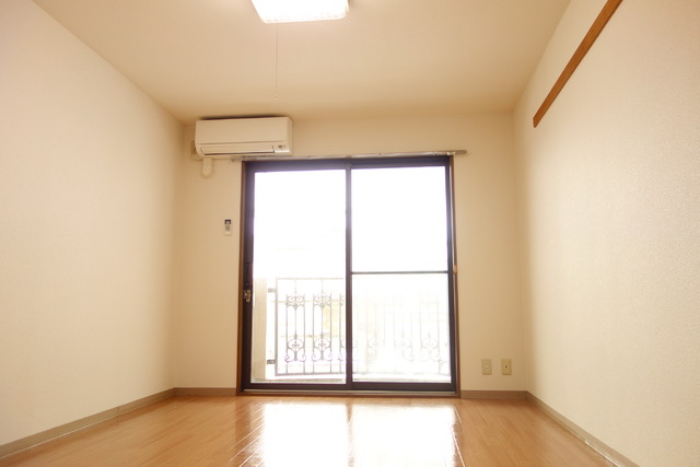 Lily-be関屋恵町 A303 リビング