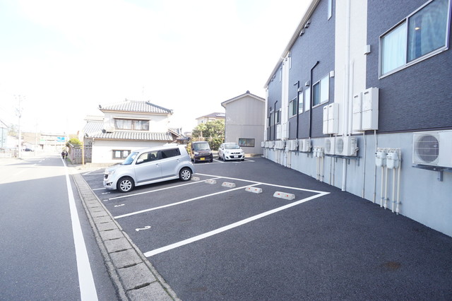 Common五十嵐Ⅱ 201 駐車場