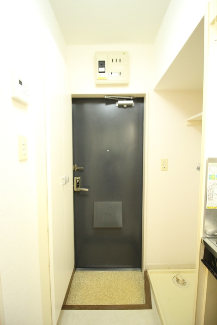 レオパレス新潟第２ 104 玄関