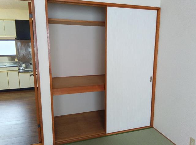 パープルレイン 102 収納