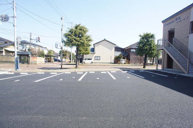 Common燕南 105 駐車場