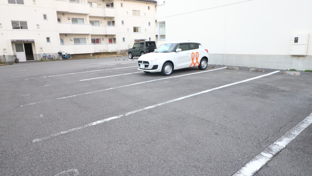 テレパレス中山　１号館 101 駐車場