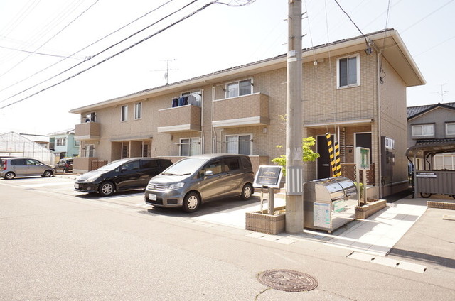 クリプトン　B 102 駐車場