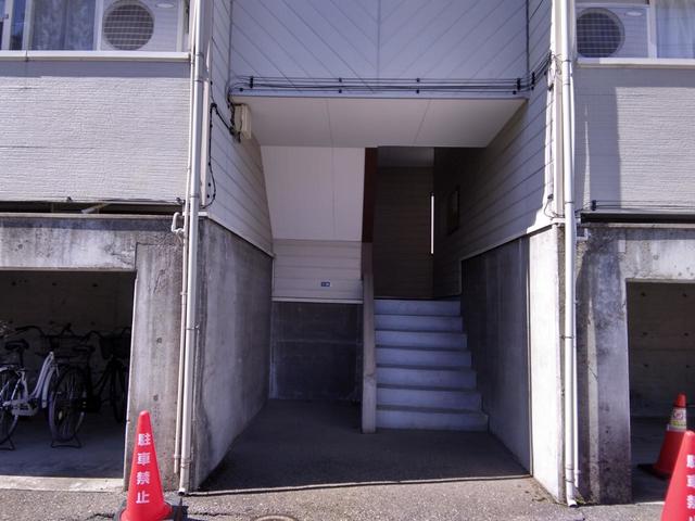 ＳＡＪＡ’９０Ｂ棟 102 玄関