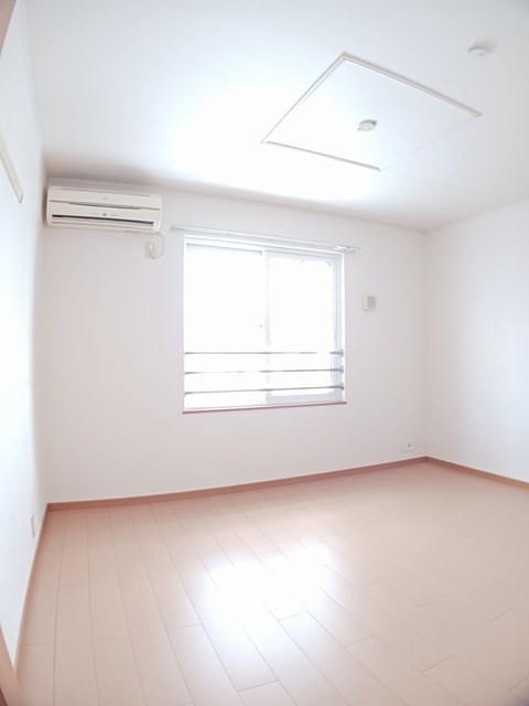 サンクレスト若草 204 リビング