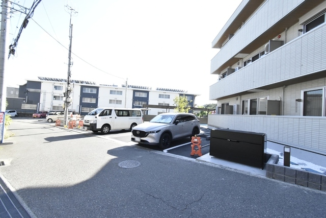 Ｄ-premier大学南 102 駐車場