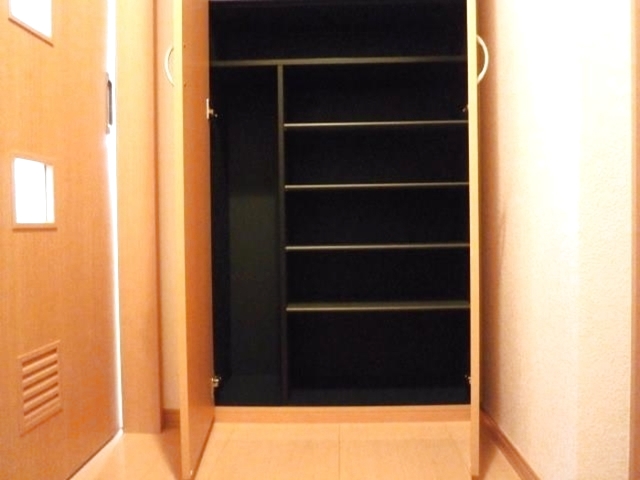 アプロス三ツ郷屋 101 玄関