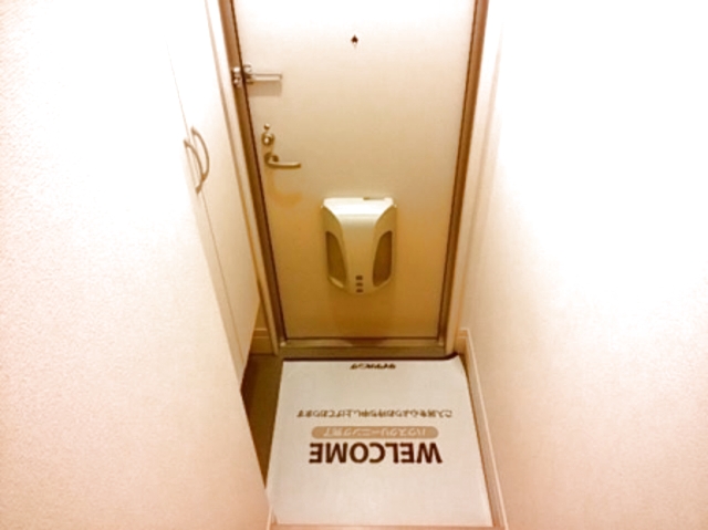 カピトロ 205 玄関