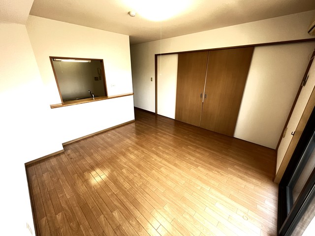 ベルオーク戸野目 202 リビング