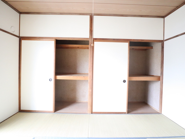 センチュリーハイツ 105 収納