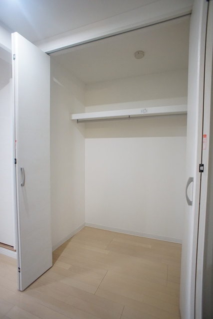 ＲＥＳＩＤＥＮＣＥ ＨＩＬＬ ＥＡＳＴ 新光 402 収納