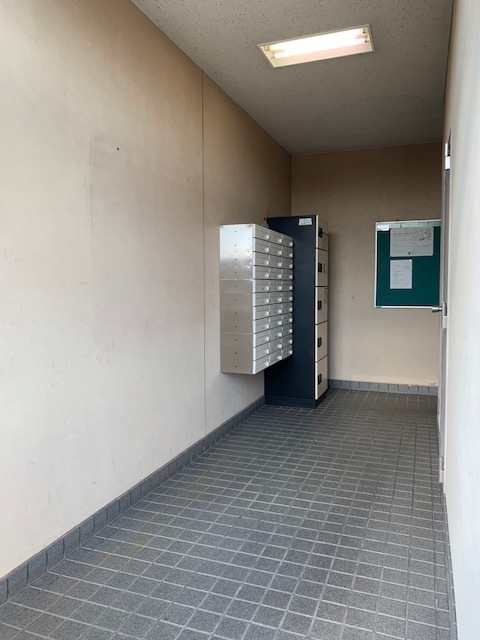 松尾ビル 208 玄関