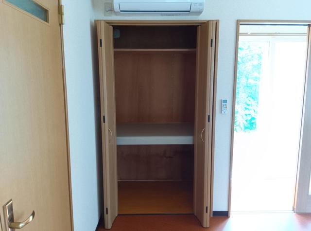コンフォータブルハウス 102 収納