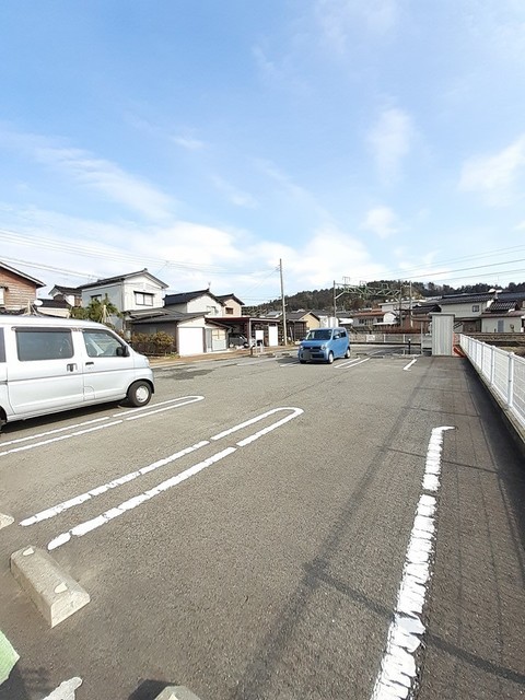 ルーチェ　ソラーレＣ 201 駐車場