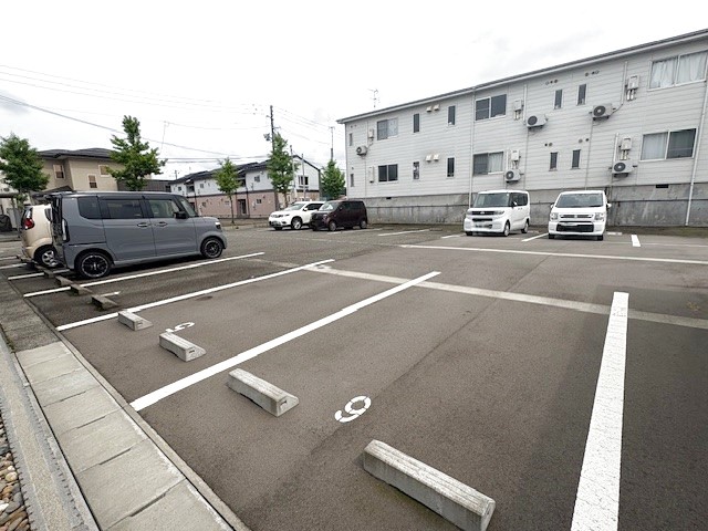 ラ・フェリシテ 103 駐車場