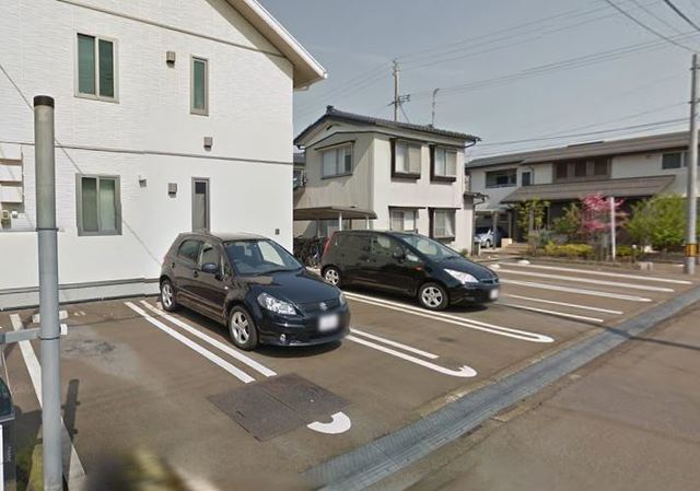 シャーメゾン宮原 102 駐車場
