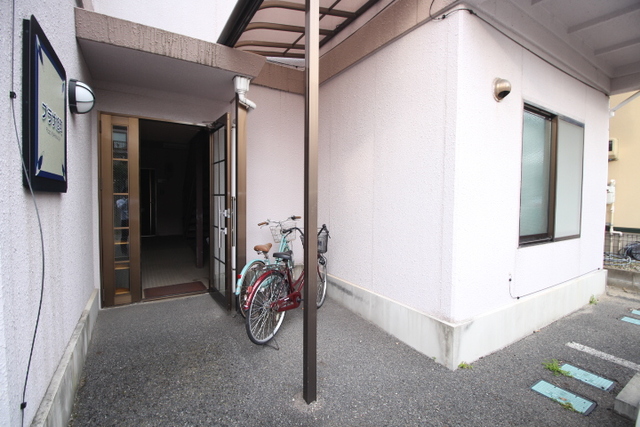 プラザ旭町 103 玄関