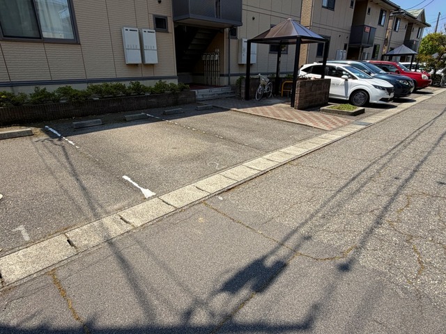 マウルール　Ｃ 102 駐車場