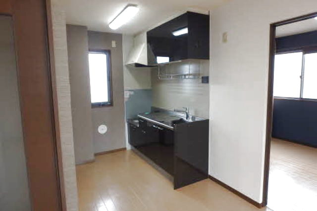 ザリーヤ　A 102 キッチン