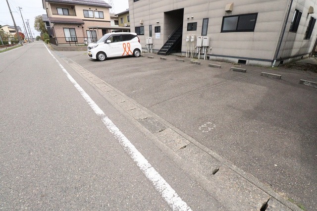 ロジュマン和泉 102 駐車場
