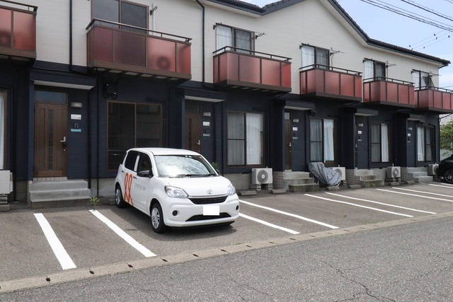 カルタス21 102 駐車場