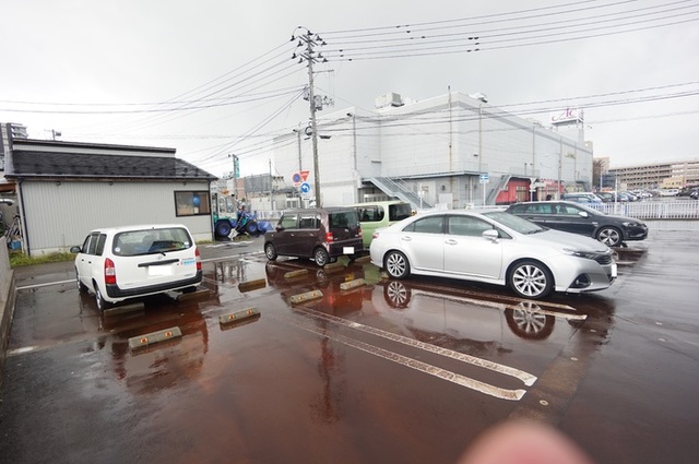 プランドール燕三条 105 駐車場