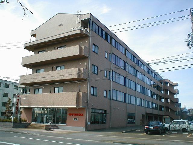 ロイヤルプレイス０１０ 505 外観