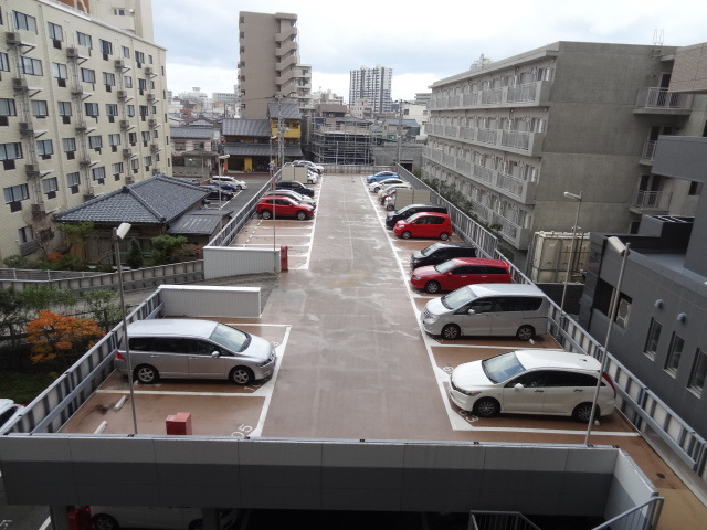 ダイアパレス川端町 1008 駐車場