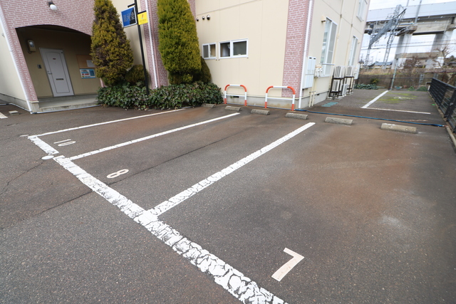 銀河梁 201 駐車場