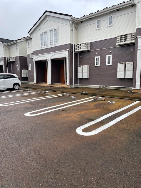 ヴィラ　ファミーユ　Ｂ 102 駐車場