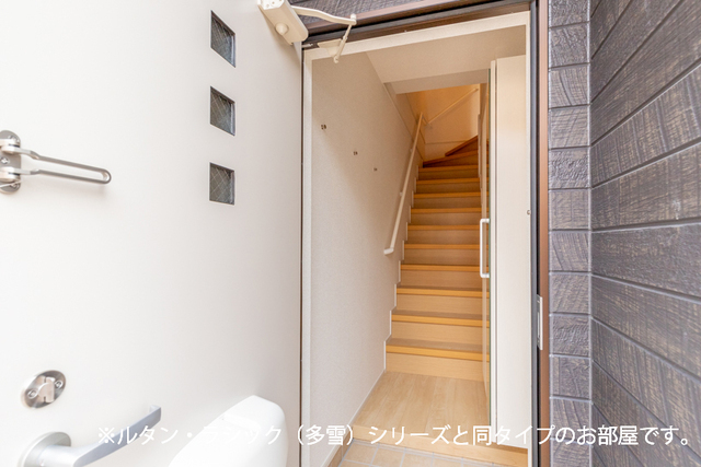 グラン　アクシス　Ⅰ 203 玄関