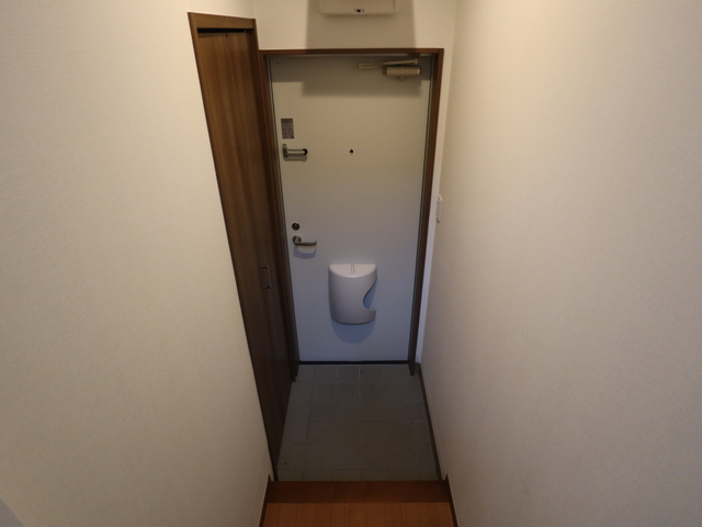 ヒルズ聖籠Ⅰ 205 玄関
