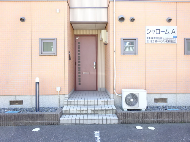 シャロームＡ 102 玄関