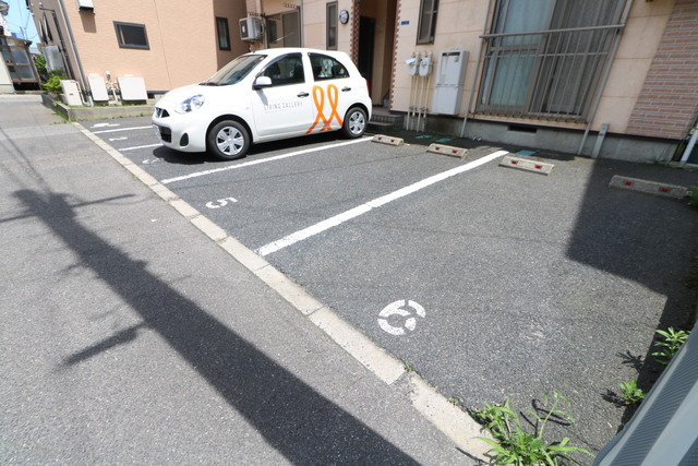 メゾンテリー 201 駐車場