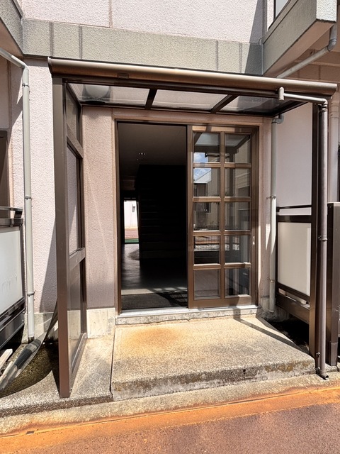 サンライズシライシ1号棟 123 玄関