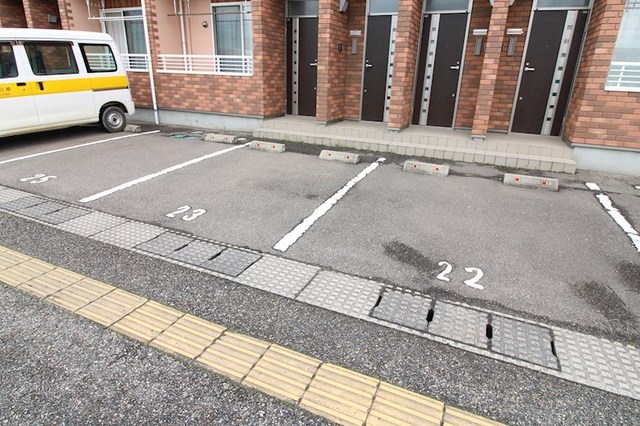 ベレーザI 5 駐車場