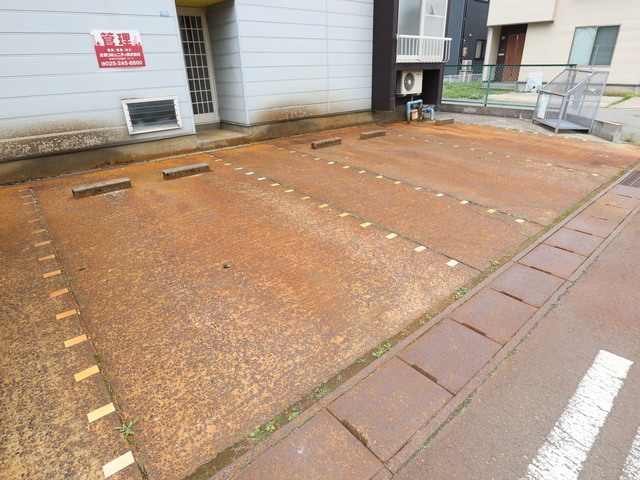 ラフェーリア西園 203 駐車場
