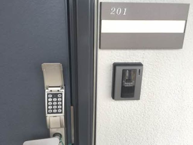 グリシナ　B 201 玄関