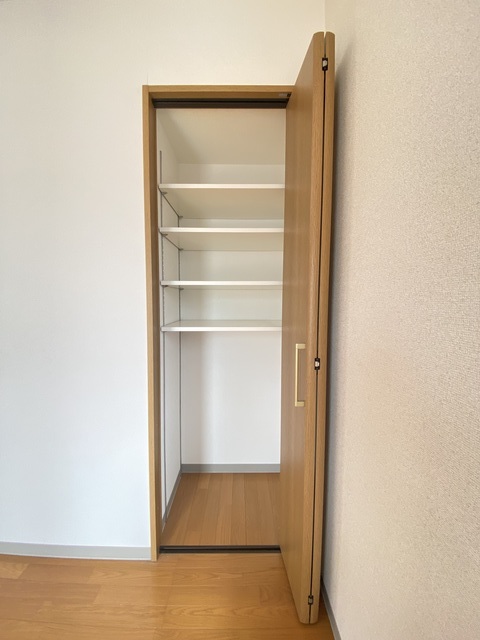 プレム南高田 301 収納