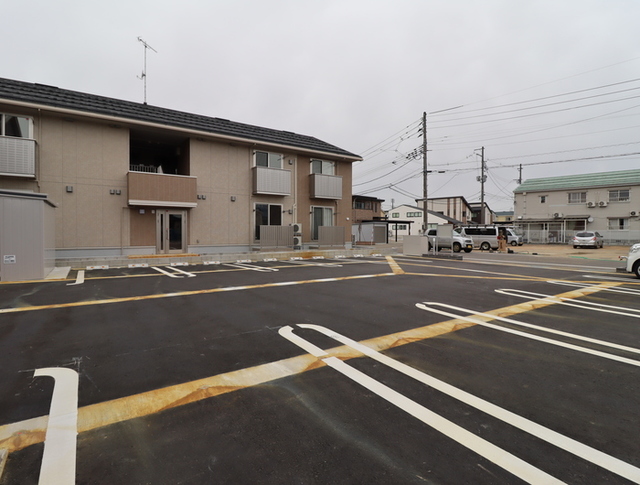 T.ハイツ豊田町 205 駐車場