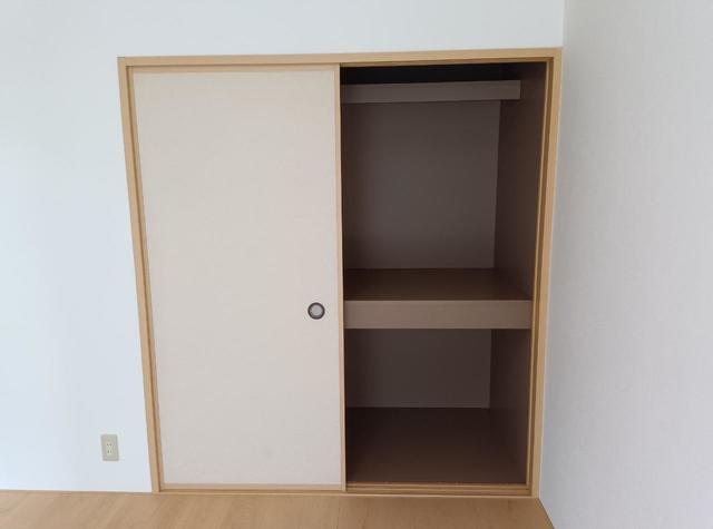 ロイヤルハイツ 12 収納