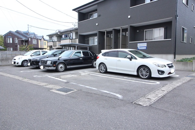 Lawrence（ローレンス） 202 駐車場