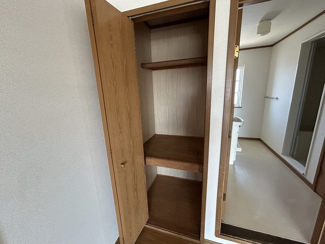 アドリセンス弐番館 202 収納