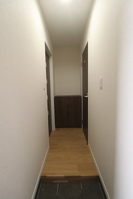 ラテ古町 302 玄関
