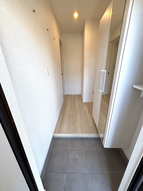 ファミーユ 101 玄関