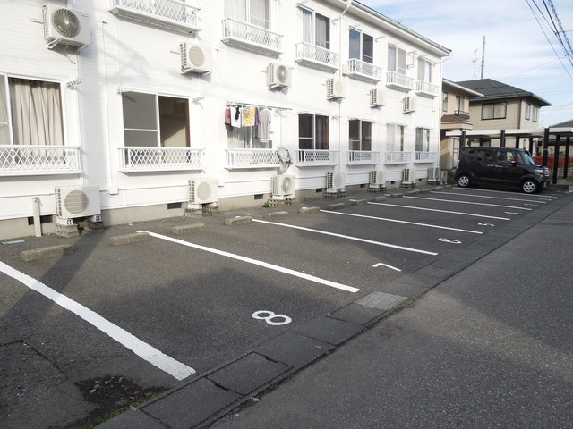 アクシス６ 208 駐車場