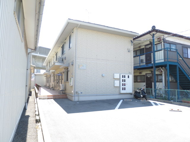 ロベール新和 201 駐車場