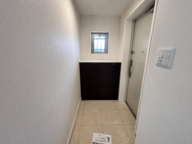 ダイアパレス川端町 1008 玄関