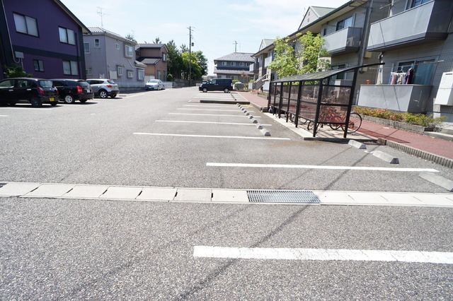 エトピリカ A201 駐車場